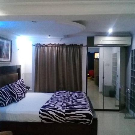 Theodawn Hotels @ Suite 29 إيكجا المظهر الخارجي الصورة