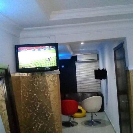 Theodawn Hotels @ Suite 29 إيكجا المظهر الخارجي الصورة