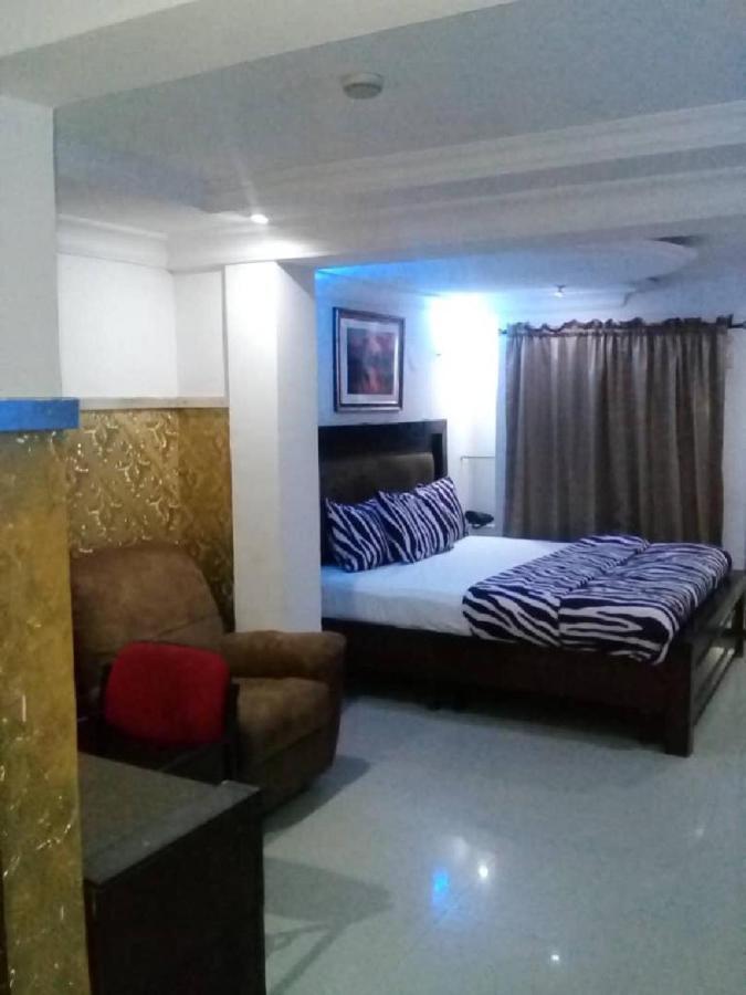 Theodawn Hotels @ Suite 29 إيكجا المظهر الخارجي الصورة