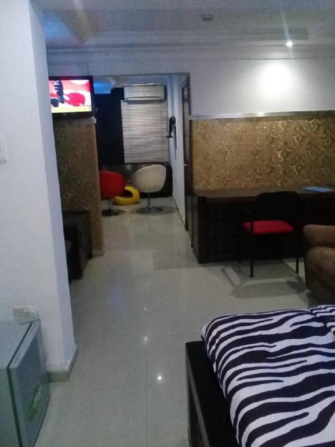 Theodawn Hotels @ Suite 29 إيكجا المظهر الخارجي الصورة