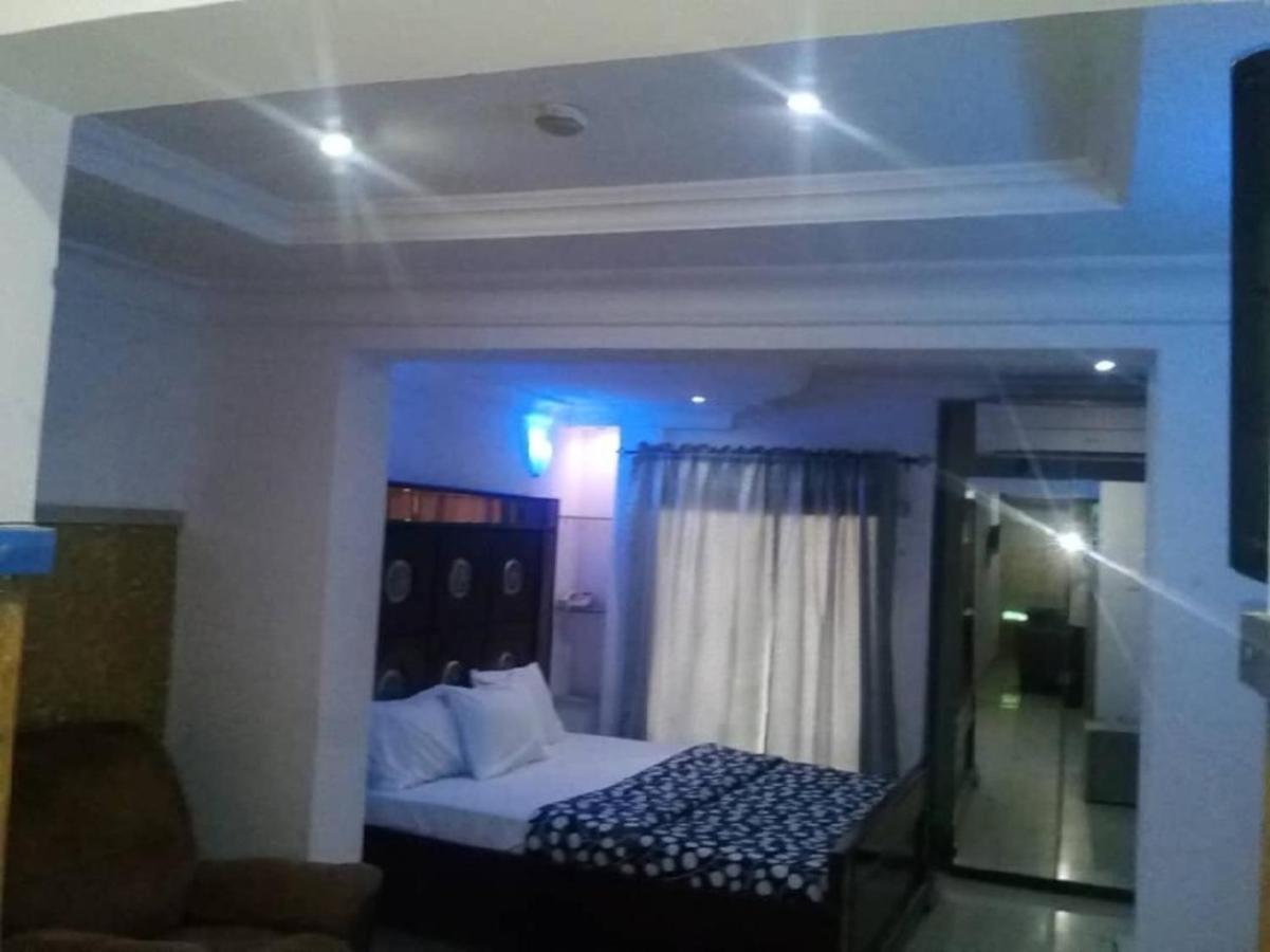 Theodawn Hotels @ Suite 29 إيكجا المظهر الخارجي الصورة