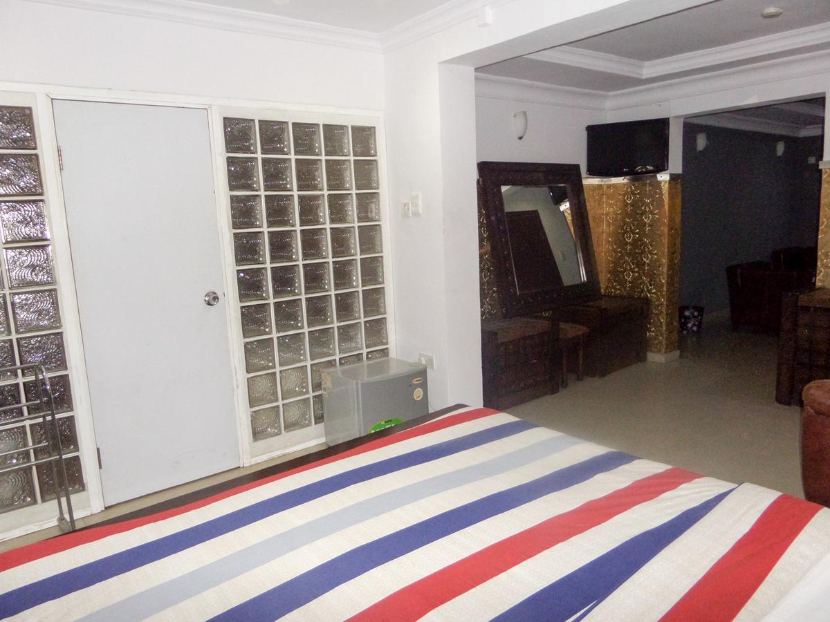 Theodawn Hotels @ Suite 29 إيكجا المظهر الخارجي الصورة