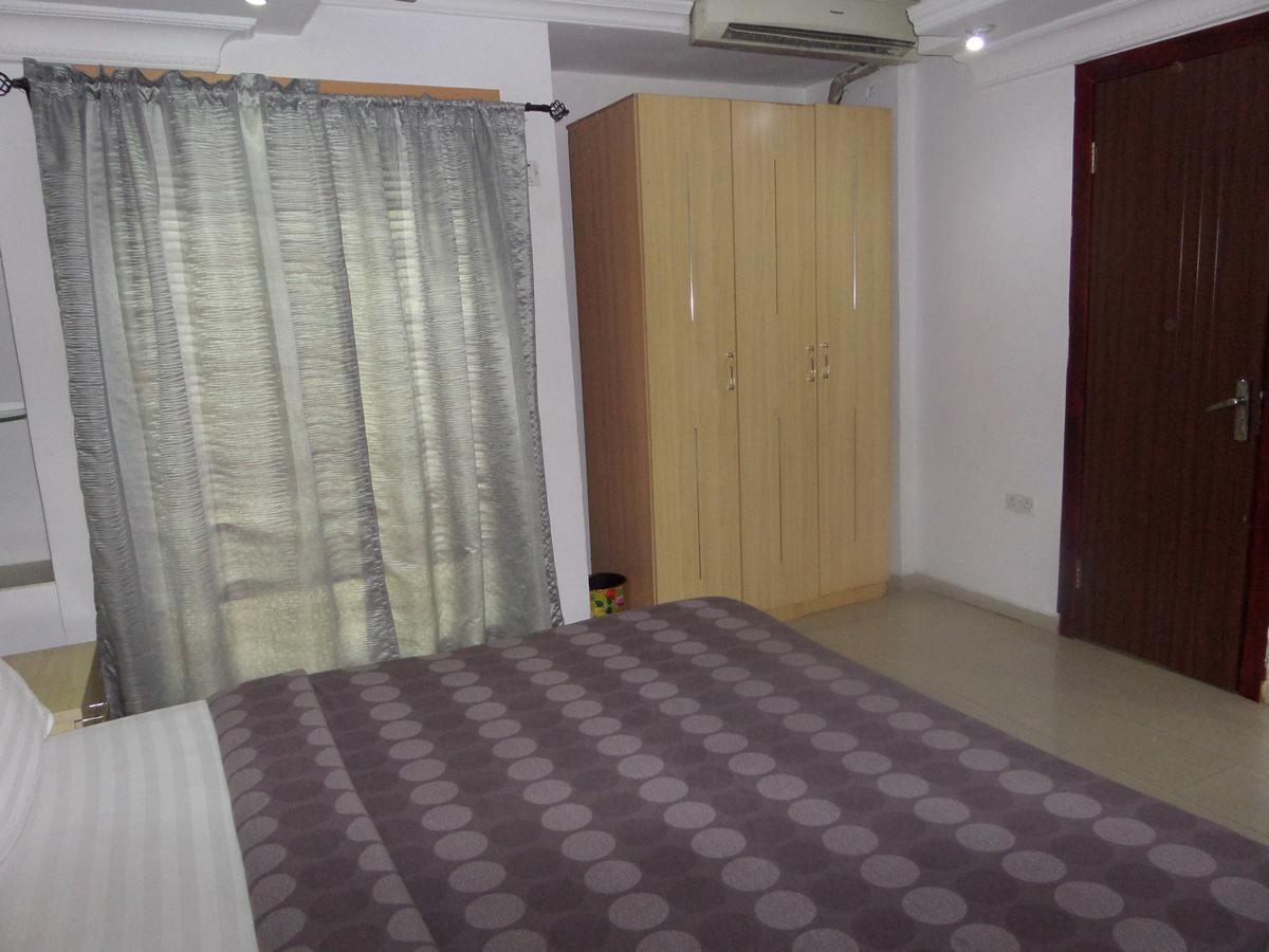 Theodawn Hotels @ Suite 29 إيكجا المظهر الخارجي الصورة