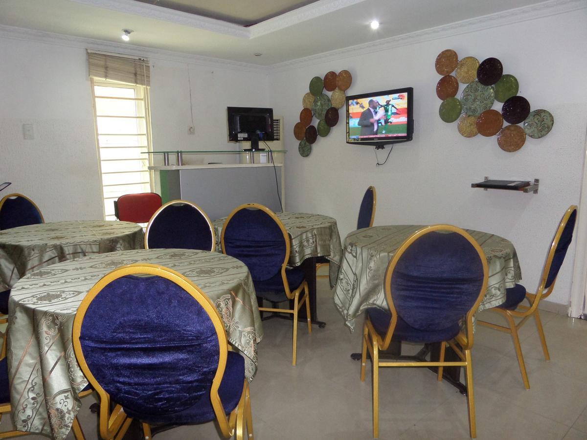 Theodawn Hotels @ Suite 29 إيكجا المظهر الخارجي الصورة