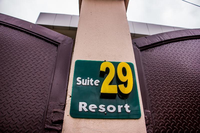 Theodawn Hotels @ Suite 29 إيكجا المظهر الخارجي الصورة