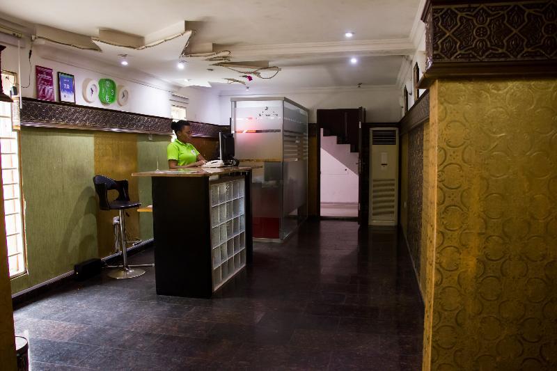 Theodawn Hotels @ Suite 29 إيكجا المظهر الخارجي الصورة