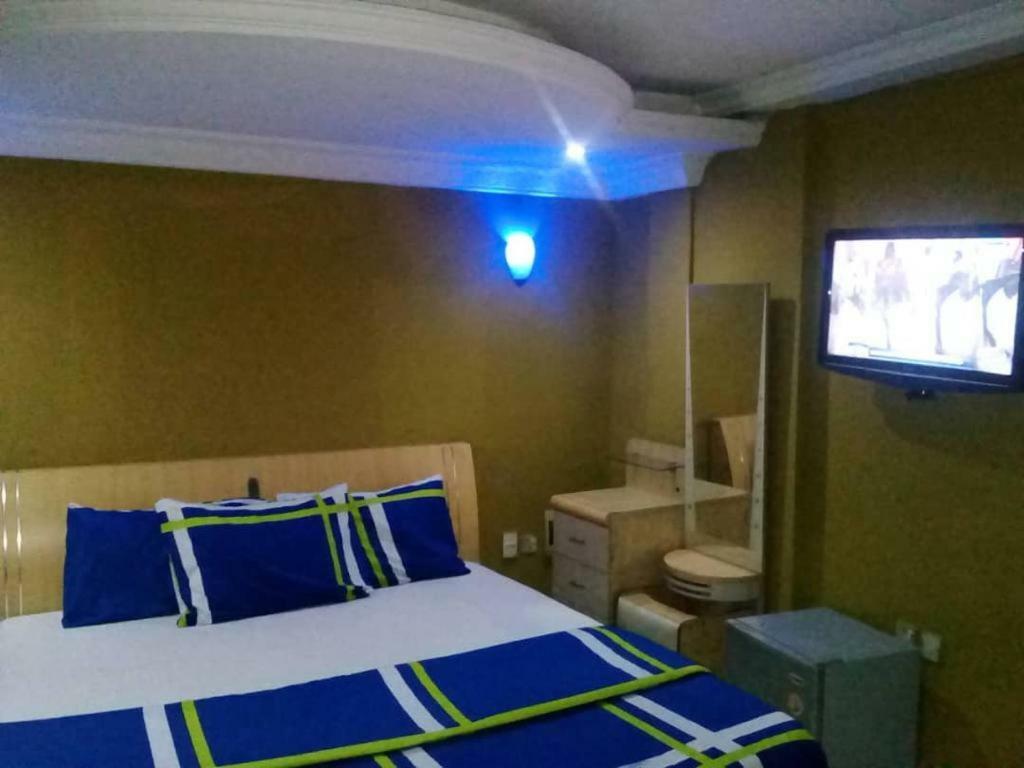 Theodawn Hotels @ Suite 29 إيكجا المظهر الخارجي الصورة